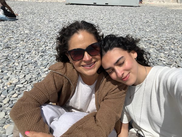 Spring day brings casual gatherings to Nice beaches, landmarks