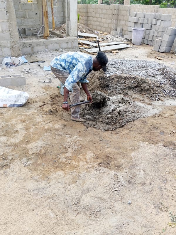 Construction work and daily life observed in Zango-ndaji
