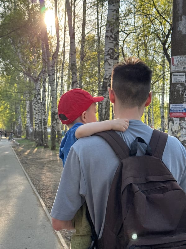 Families enjoy sunny afternoon in Izhevsk parks