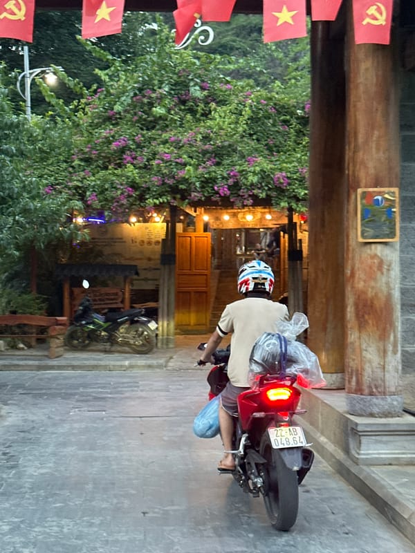 Motorcycle journey documented through scenic Mèo Vạc Commune, Vietnam