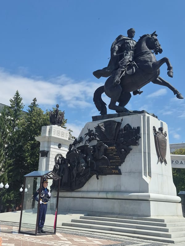 Summer Saturday at Ufa's Salavat Yulaev monument square
