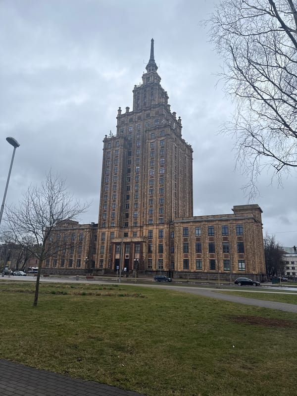 Morning documentation of iconic Riga landmarks captured within seconds