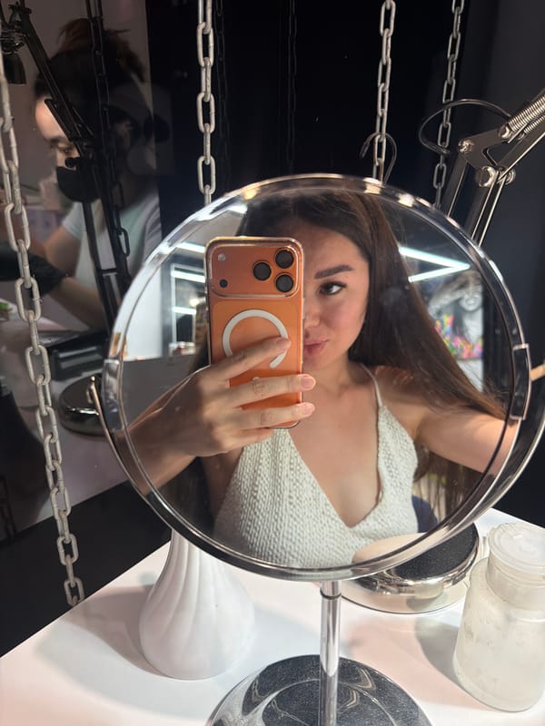 Mirror selfies and downtime in North Kuta, Bali