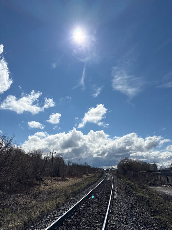 Sunny morning skies documented by witnesses in Ulyanovsk