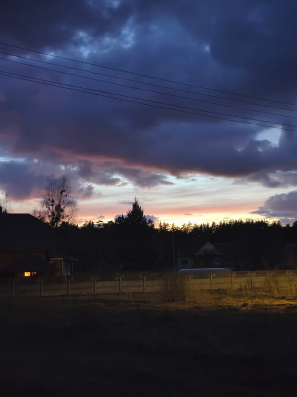 Dramatic sunset observed over Парэчча, Belarus Wednesday evening
