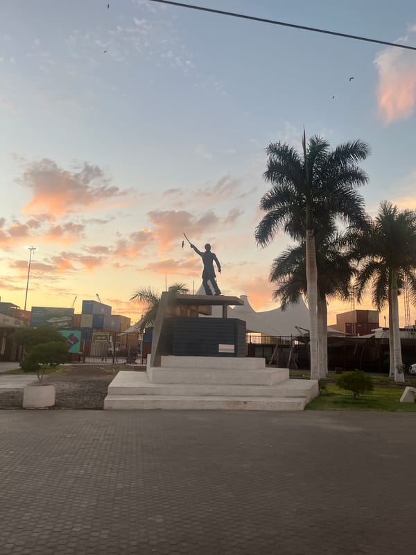 Twilight photo walk captures Arica landmarks and streets