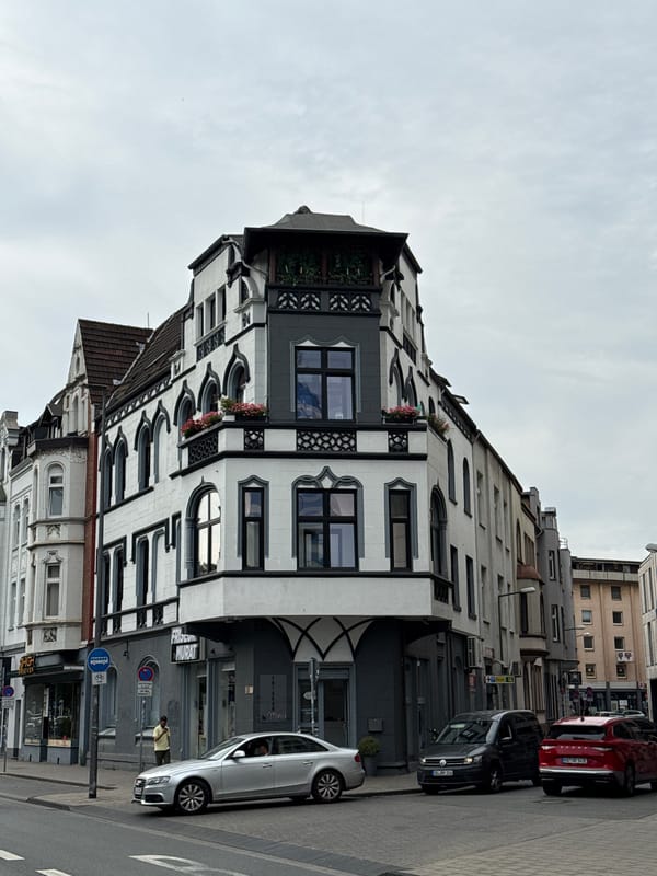 Afternoon scenes around central Duisburg, from plaza to station