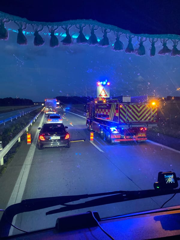 Fire truck and police on E6 highway near Långås at night