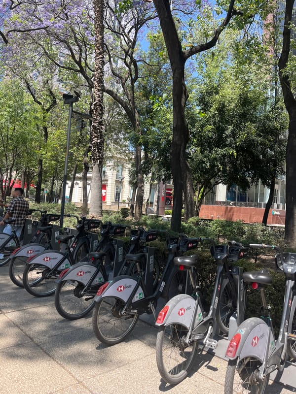 Witness documents Mexico City financial district scenes Friday evening