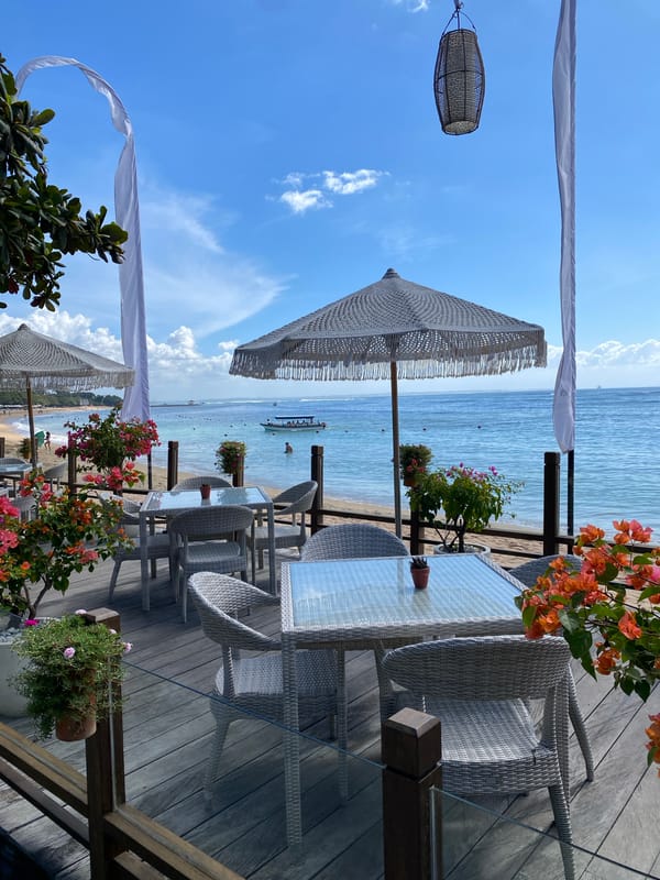 Tourist captures typical beach resort life in Kuta Selatan