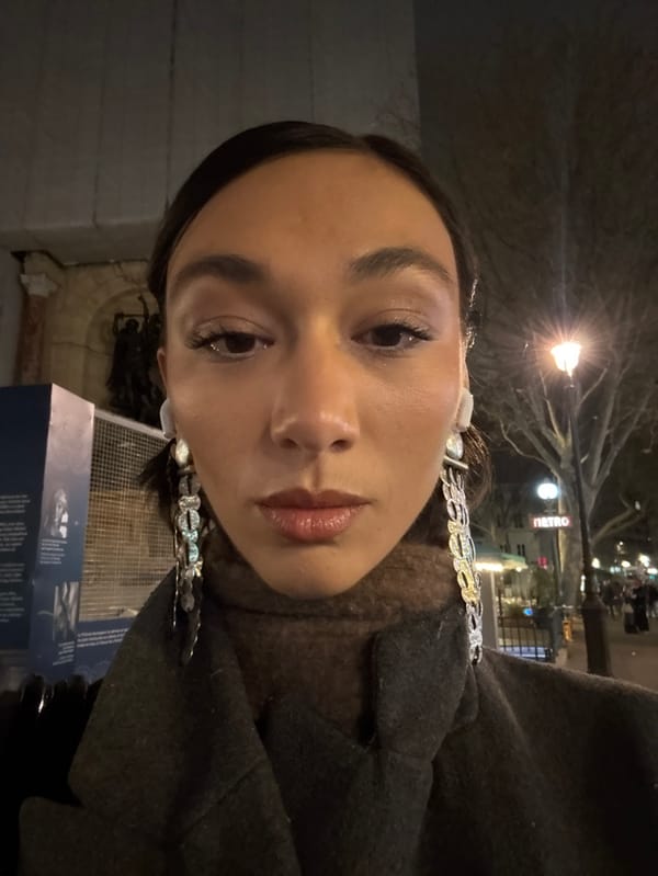 Ordinary Paris moments captured across city center Monday evening