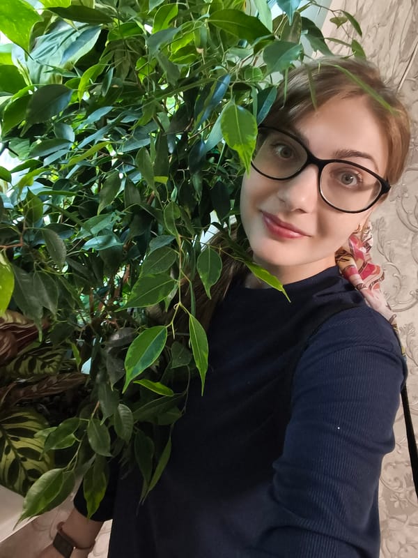Flower shop visit and street scenes in Novaya Usman, Russia
