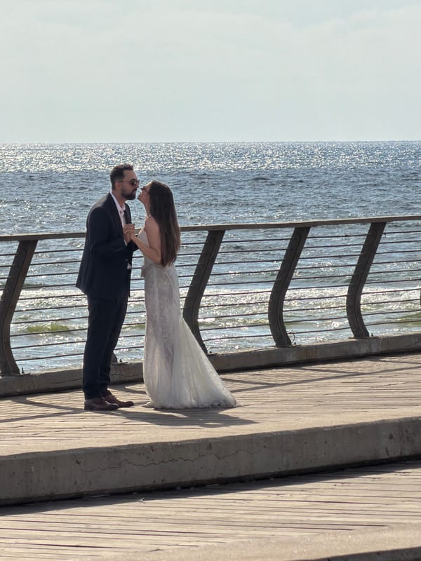 Wedding day moments along the Tel Aviv waterfront