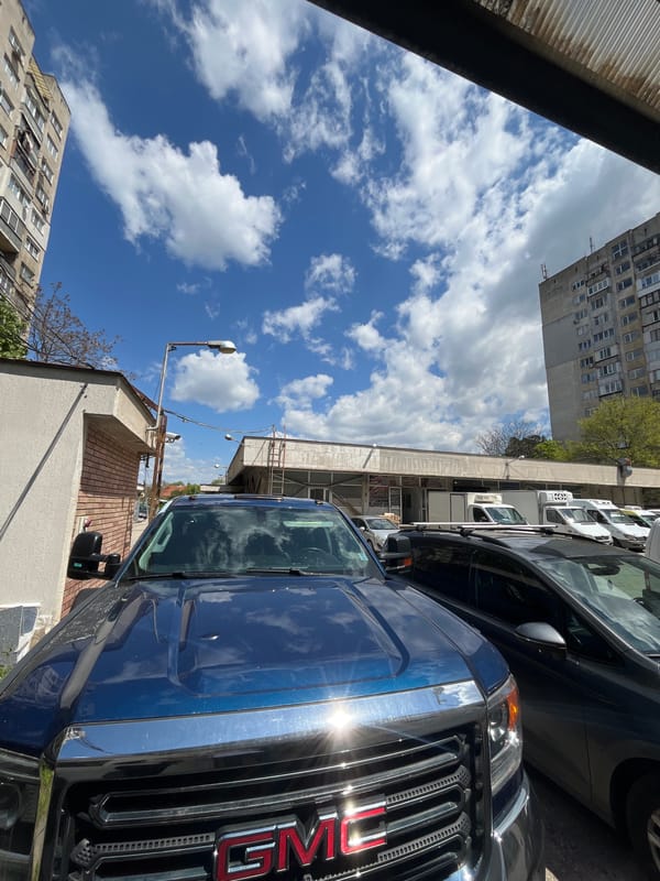 Blue GMC pickup truck spotted in Sofia parking area
