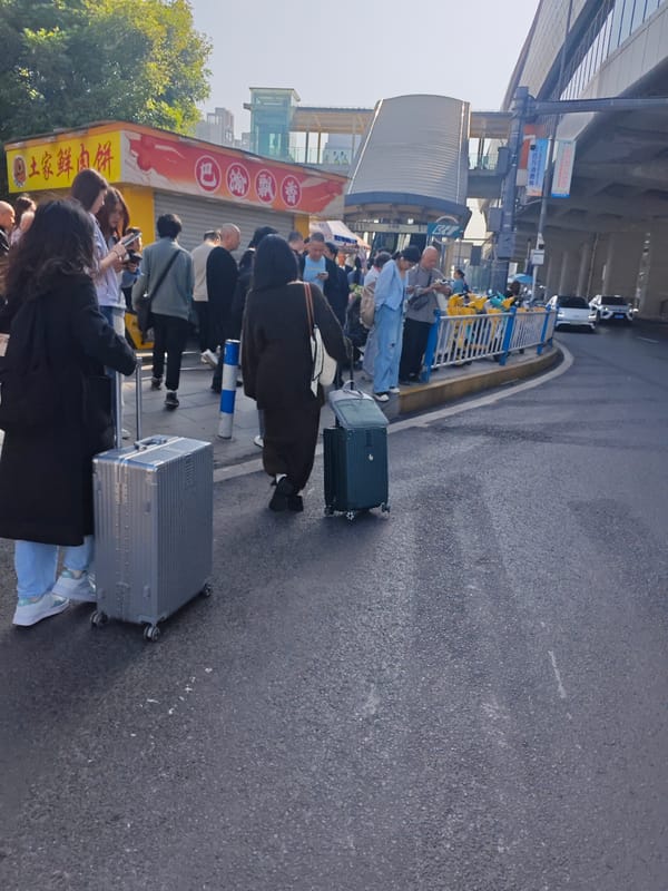 Late-night urban scenes captured in Chongqing High-tech Zone