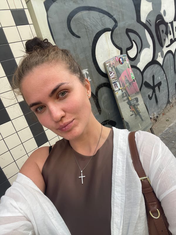 Selfies and street scenes across Moscow on a summer afternoon