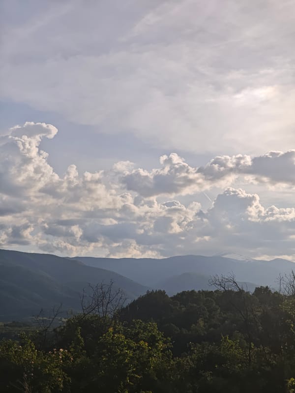 Evening mountain views and domestic moments captured in Dabravite
