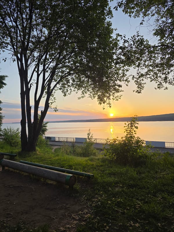 Evening recreation captured at Votkinsk Reservoir, Chaikovsky, Russia