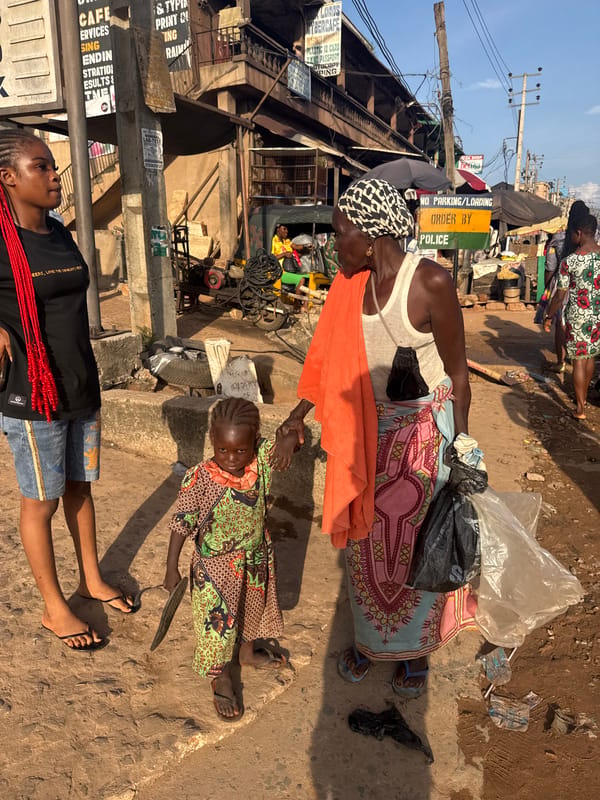 Sinkhole opens in Onitsha road, drawing local attention