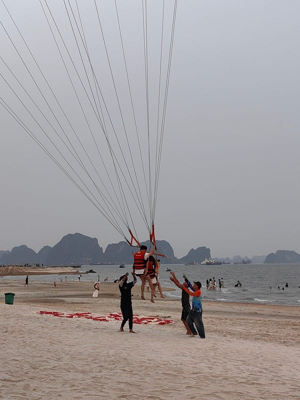 Beach recreation activities documented in Bai Chay Ward