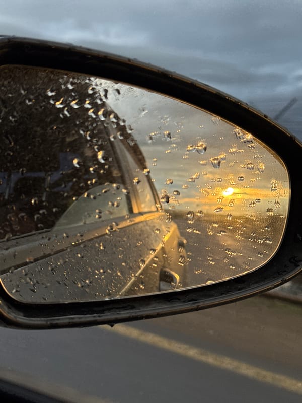 Driver documents dramatic weather conditions in Chaikovsky, Russia
