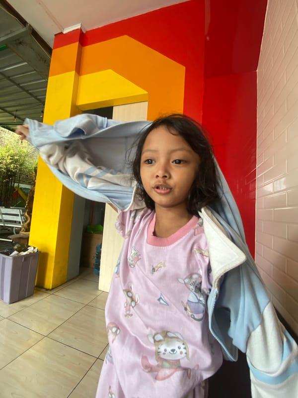 Young girl spotted around food stalls in Balonggabus, Indonesia