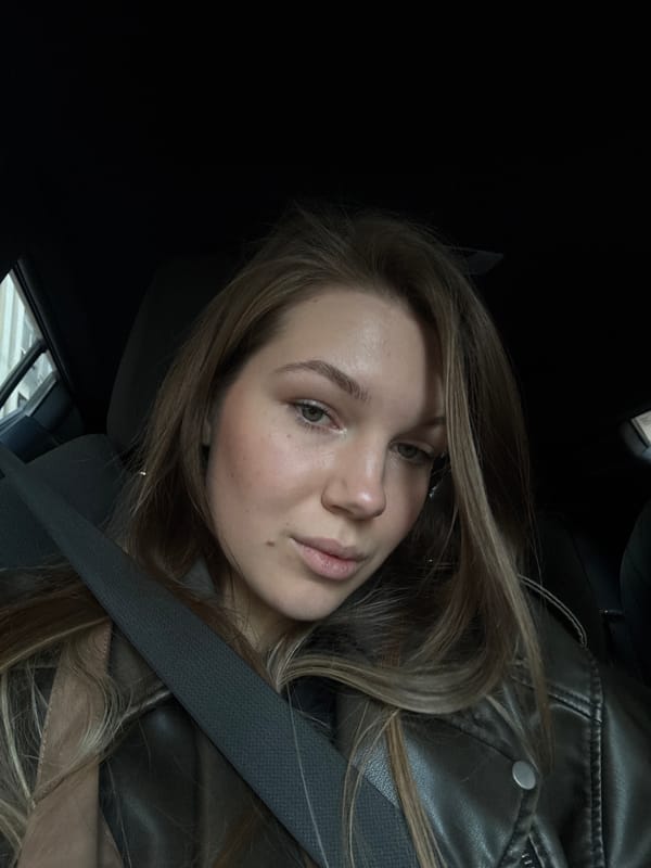 Two women photographed in car in Belgrade