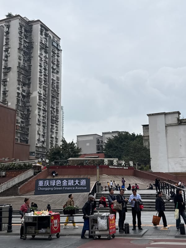 Morning Street Food Scene in Chongqing's Yuzhong District