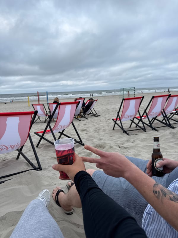 Beachside drinks and a clink on a grey Langeoog afternoon