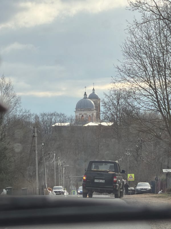 Everyday moments captured during afternoon drive through Bronnitsy, Russia