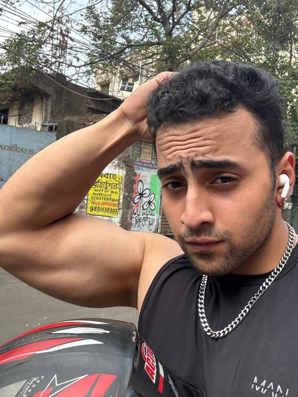 Man takes selfies on Kolkata street