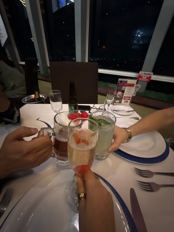 Late night dining and gallery visit documented in Mexico City