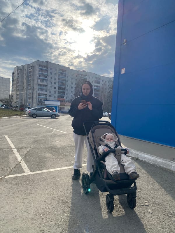 Spring afternoon life documented across Chaikovsky, Russia