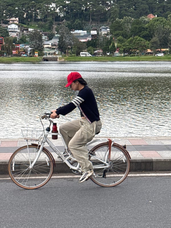 Evening activity along Xuan Huong Lake, Da Lat