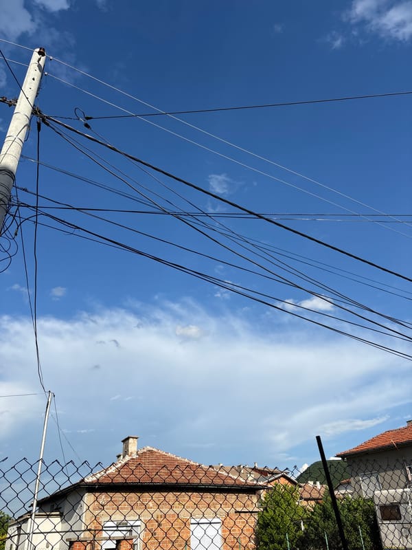 Person documents ordinary afternoon life in Kuklen, Bulgaria