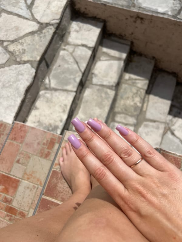 Lavender manicure documented in casual social moment, Podgorica