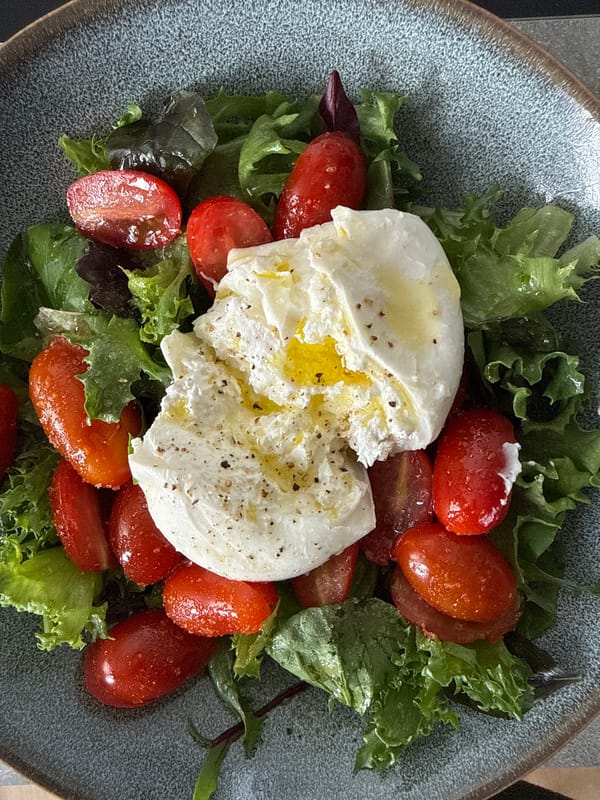 Burrata salad lunch documented in Mannheim
