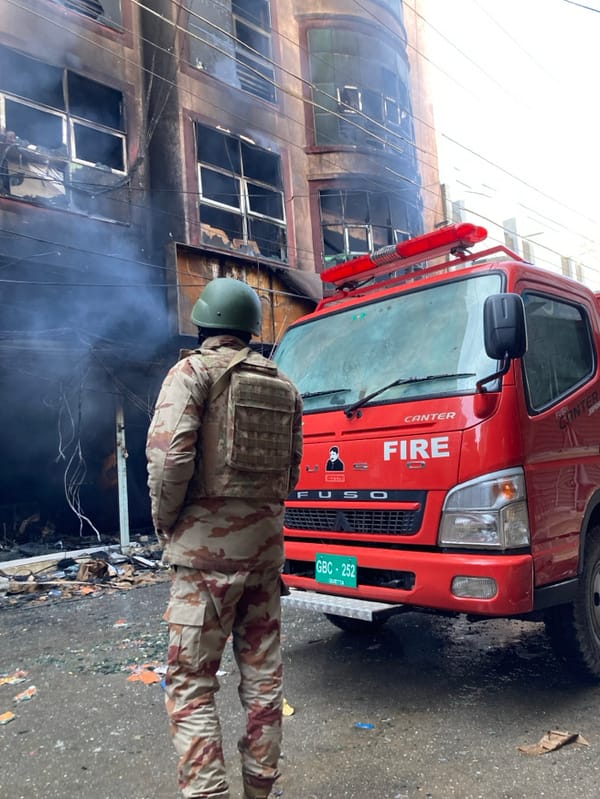 Major building fire draws emergency response in Quetta Pakistan