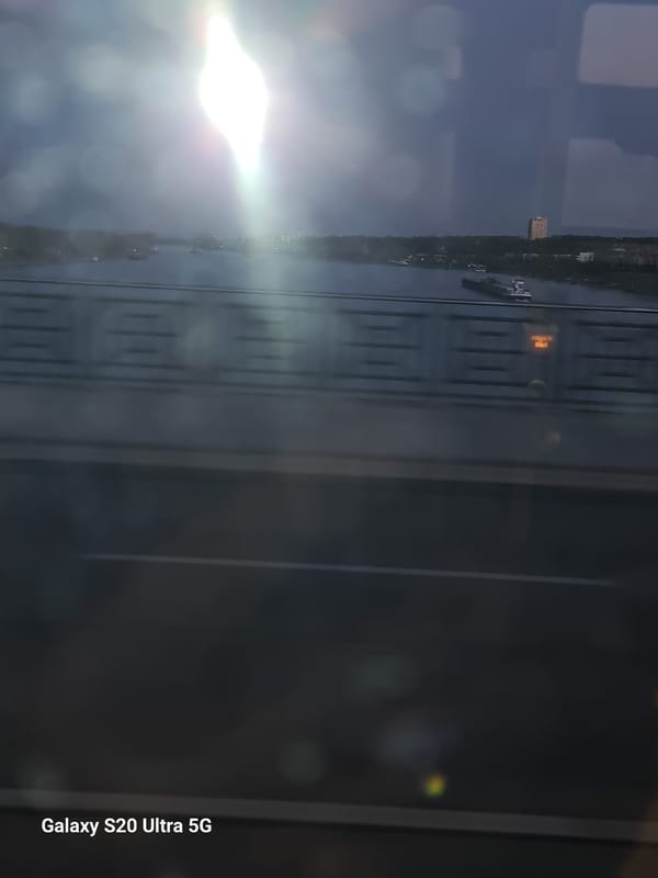 Train passenger captures Rhine River view in Mainz