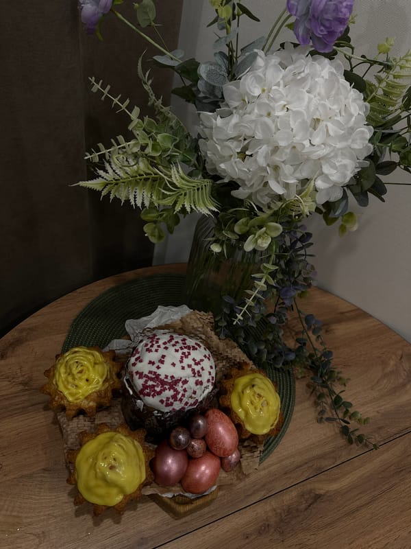 Easter table display documented in Kazan, Russia