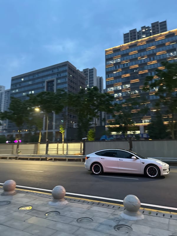 Evening street life unfolds in Chongqing High-tech Zone