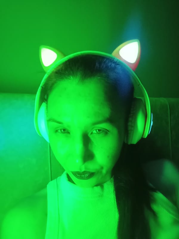 Casual photography session documented in Pervomaysky, Russia homes