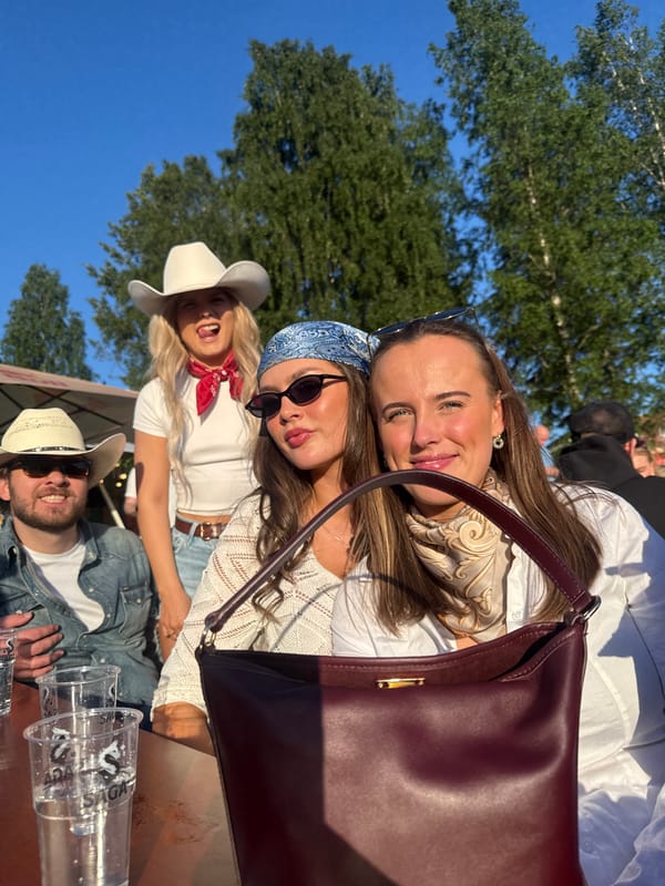 Outdoor gathering with cowboy hats documented in Oslo