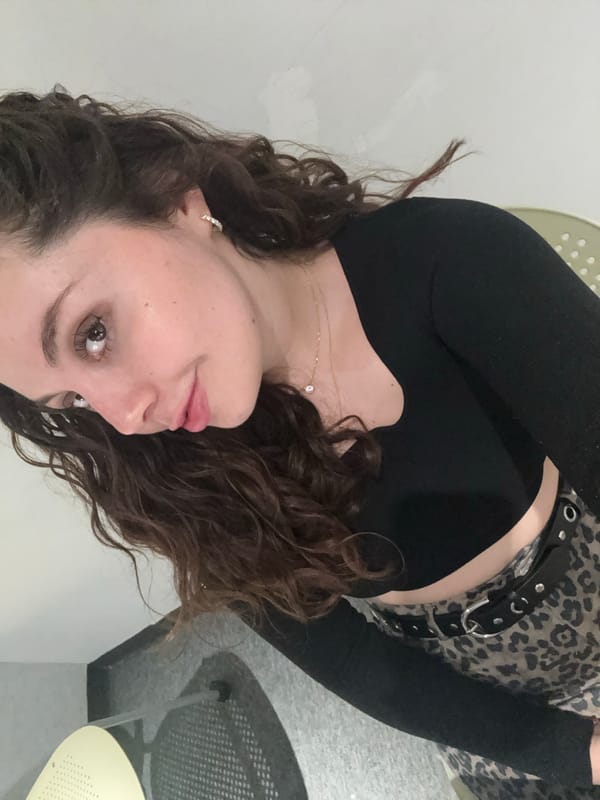 Woman in leopard print observed near Mexico City building