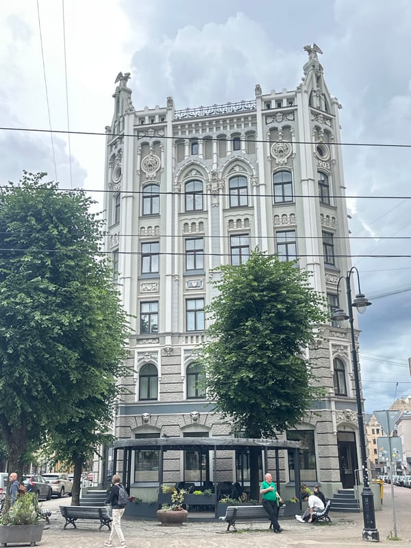 Afternoon stroll through Riga's Art Nouveau streets
