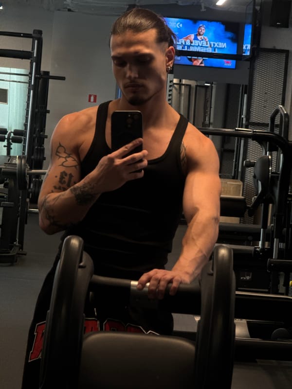 Gym session selfies from a Sofia workout spot