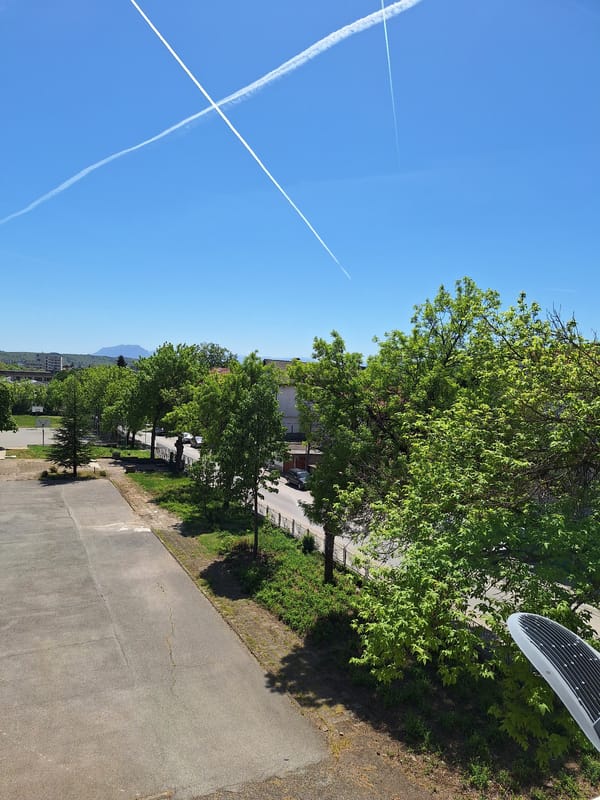 Sunny day with contrails observed in Montana, Bulgaria