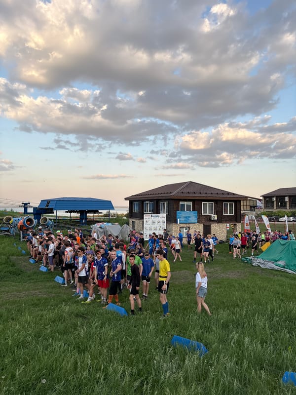 Running race begins in Khvalynsk field gathering