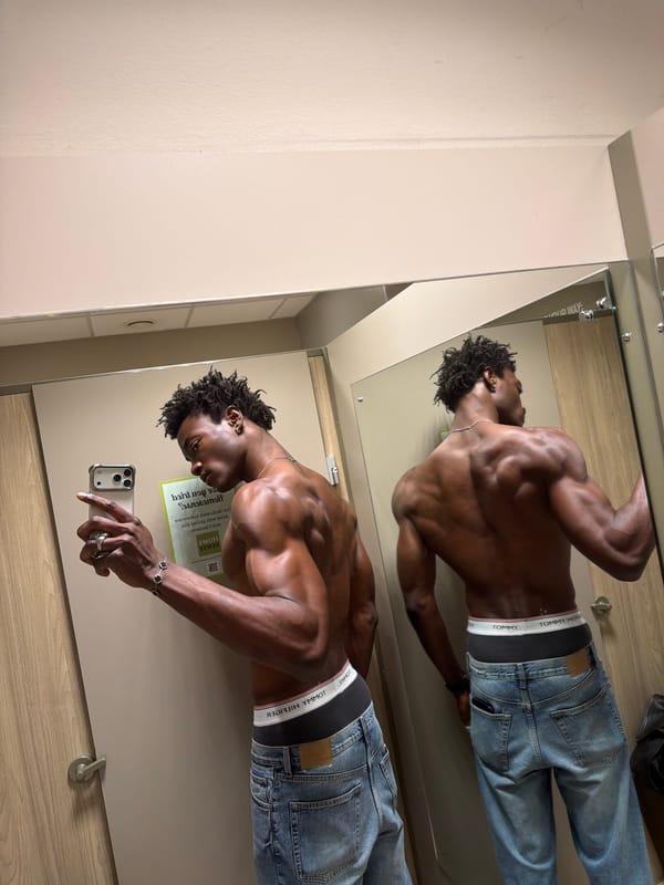 Man takes fitting room selfies while shopping in London
